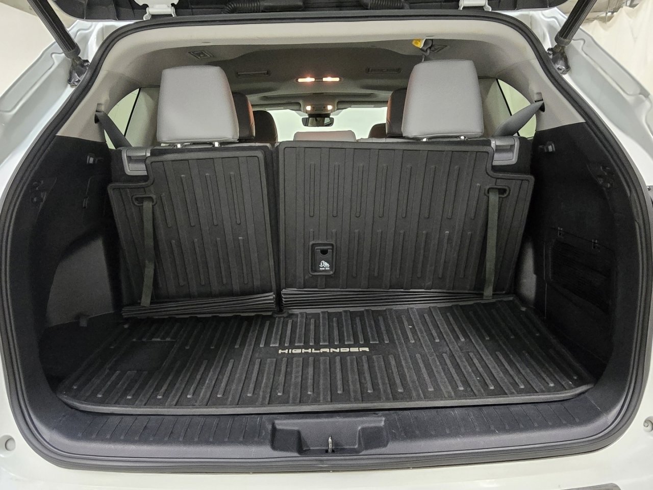 Used 2022 Toyota Highlander XLE image 20