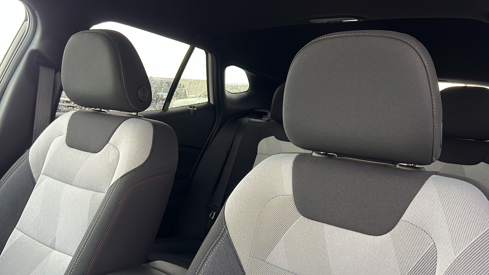 New 2026 Chevrolet Trax RS w/ Sunroof Package FWD image 17