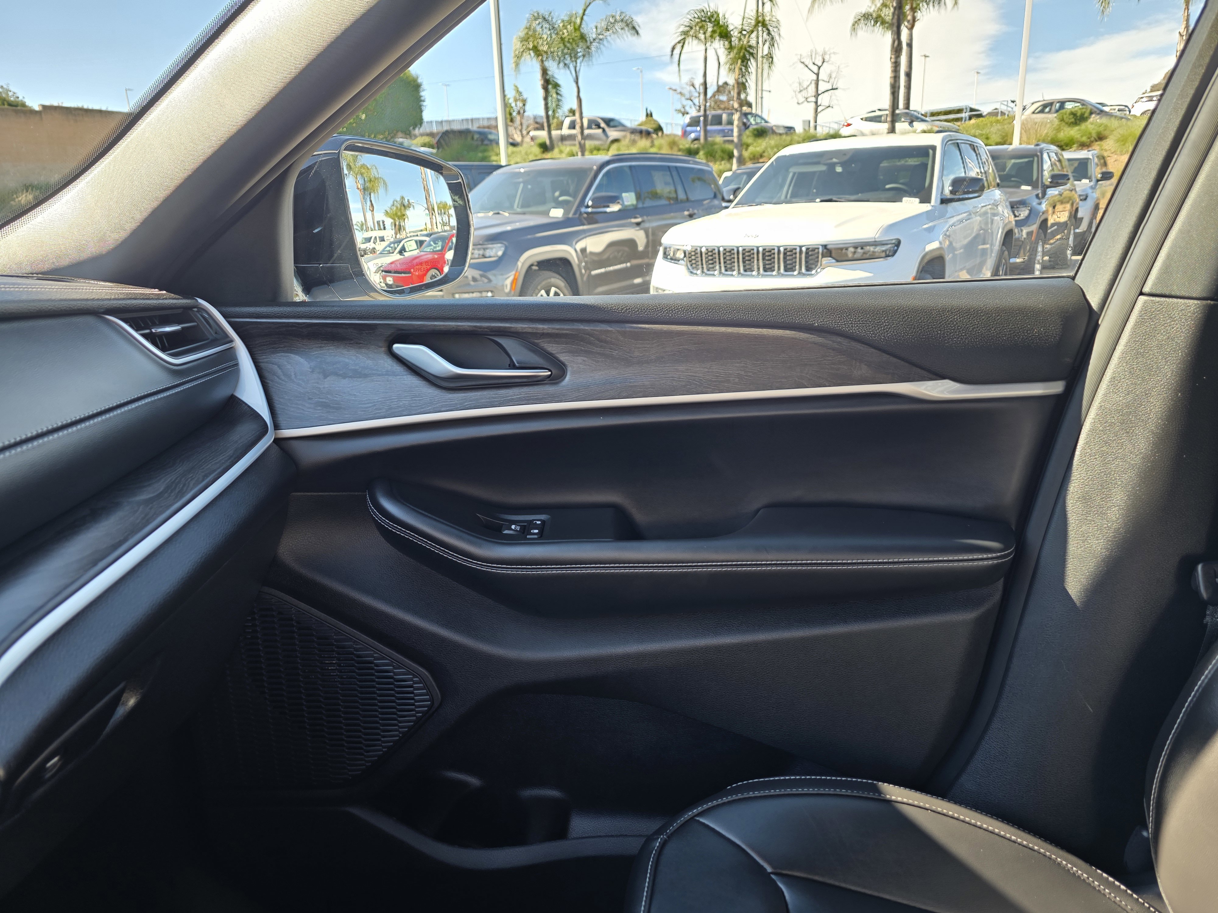 New 2025 Jeep Grand Cherokee Limited image 14