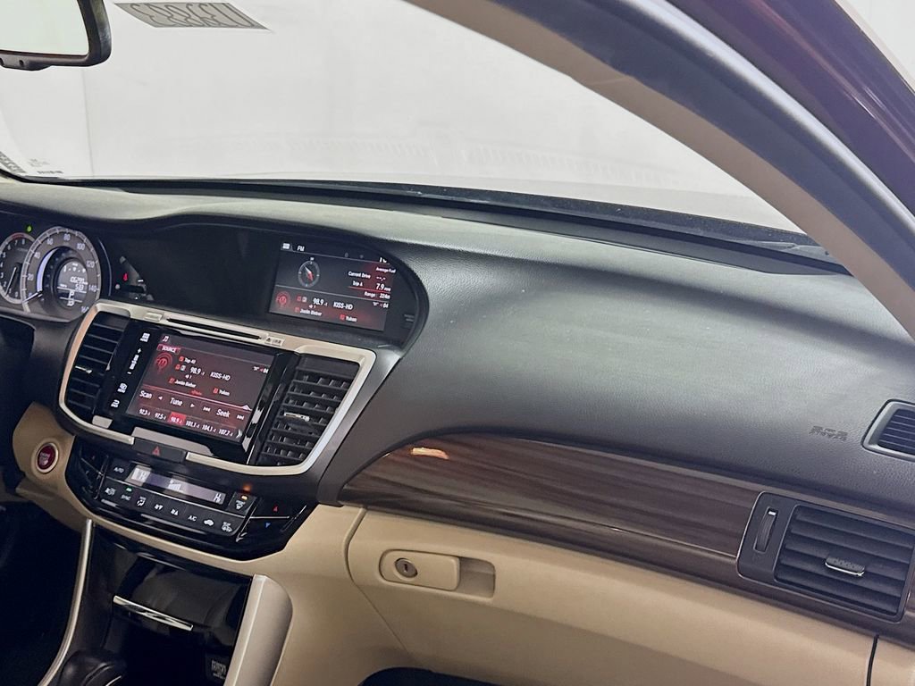 Used 2017 Honda Accord EX-L image 24