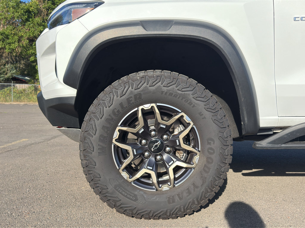 Used 2024 Chevrolet Colorado ZR2 w/ ZR2 Convenience Package III AWD/4WD image 5