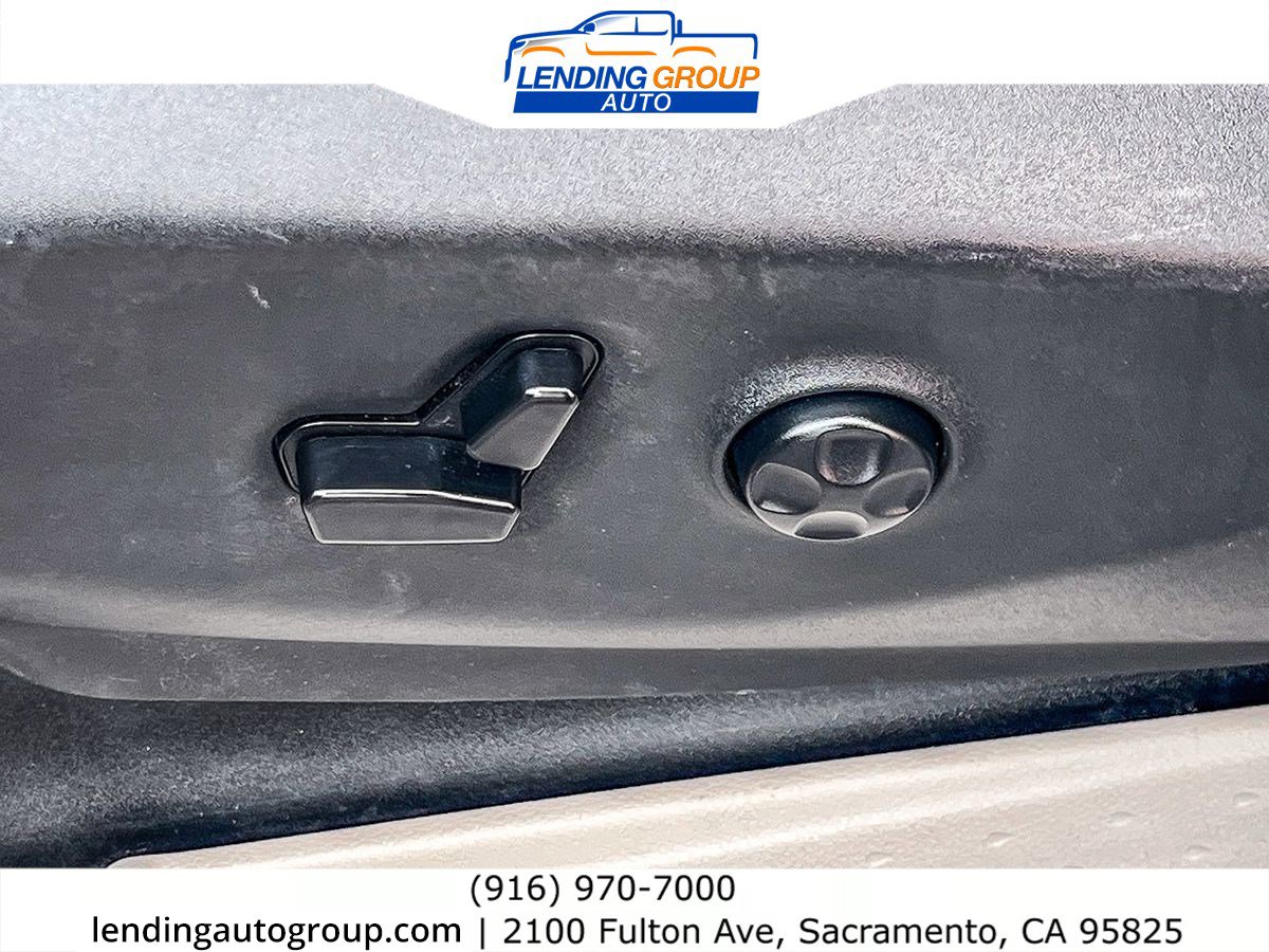 Used 2018 Chrysler Pacifica Touring-L image 20