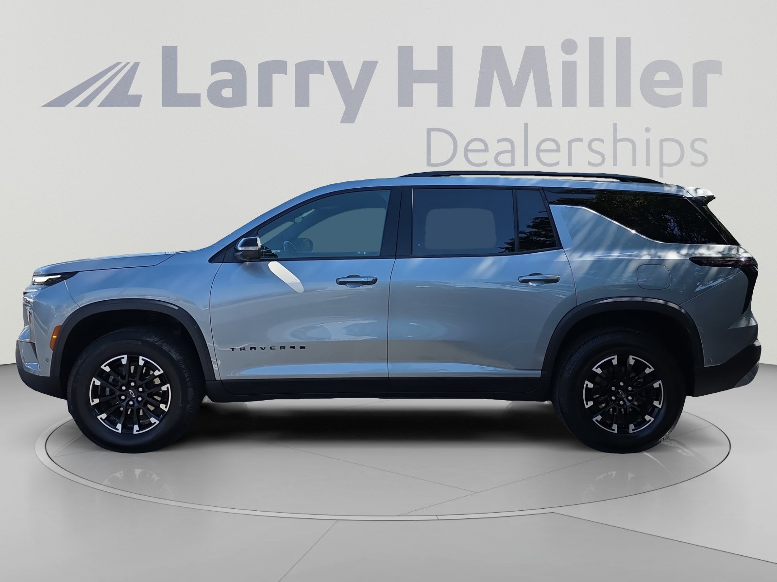 Used 2024 Chevrolet Traverse Z71 w/ Enhanced Driving Package AWD/4WD image 2