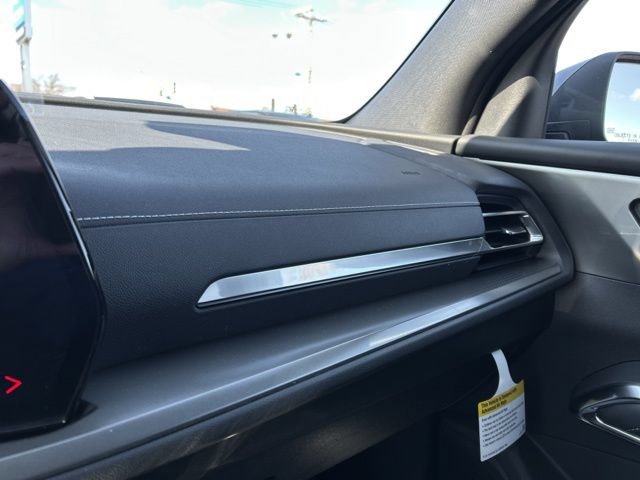 New 2026 Chevrolet Traverse LT w/ LPO, Floor Liner Package FWD image 33