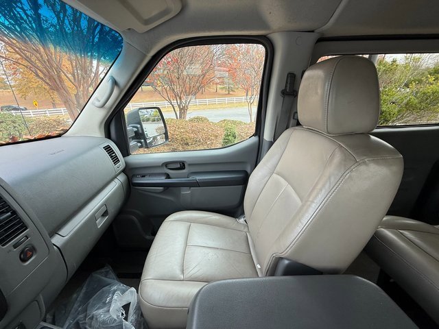 Used 2016 Nissan NV 3500 SL image 11