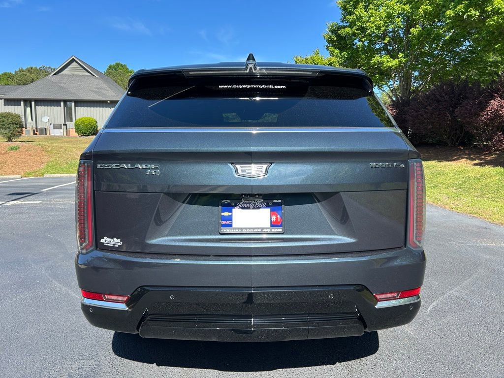 Used 2025 Cadillac Escalade IQ Luxury 2 w/ LPO, Premium Carpet Package AWD/4WD image 21