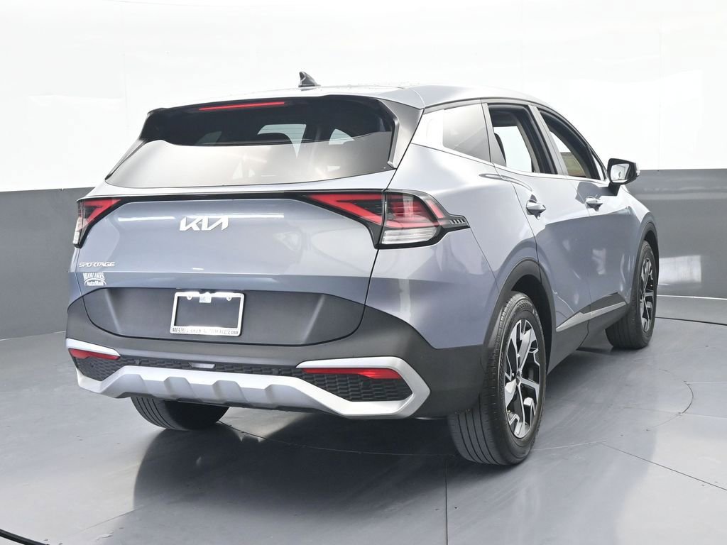 Used 2024 Kia Sportage EX image 5