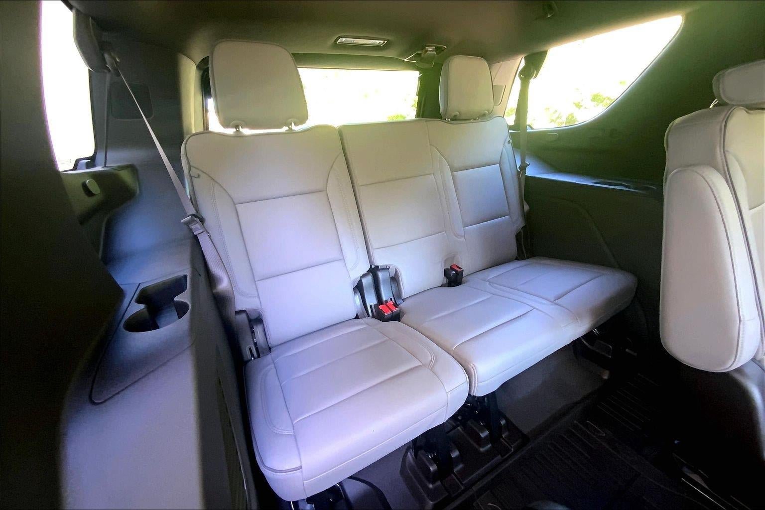 Used 2025 GMC Yukon Elevation w/ Elevation Premium Package AWD/4WD image 25