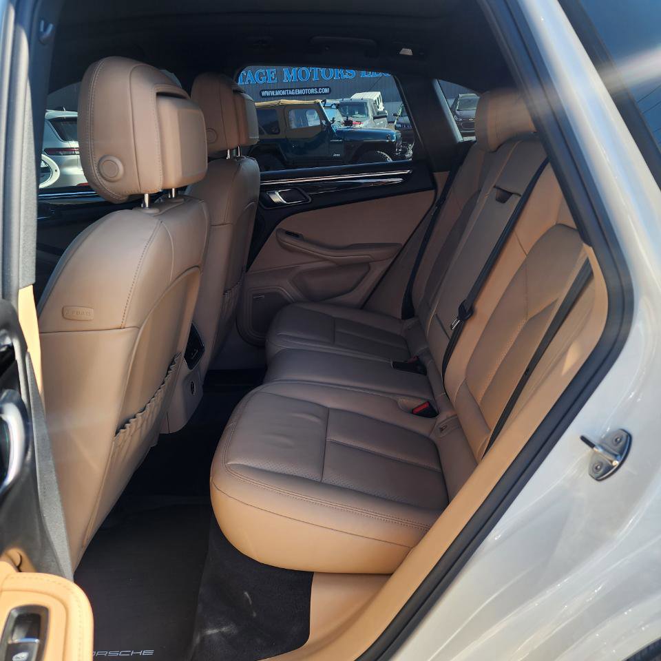 Used 2025 Porsche Macan image 16