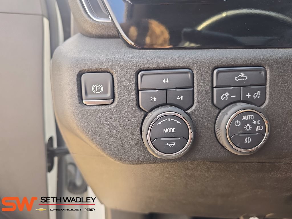 Used 2025 Chevrolet Silverado 2500 LT w/ Convenience Package AWD/4WD image 27