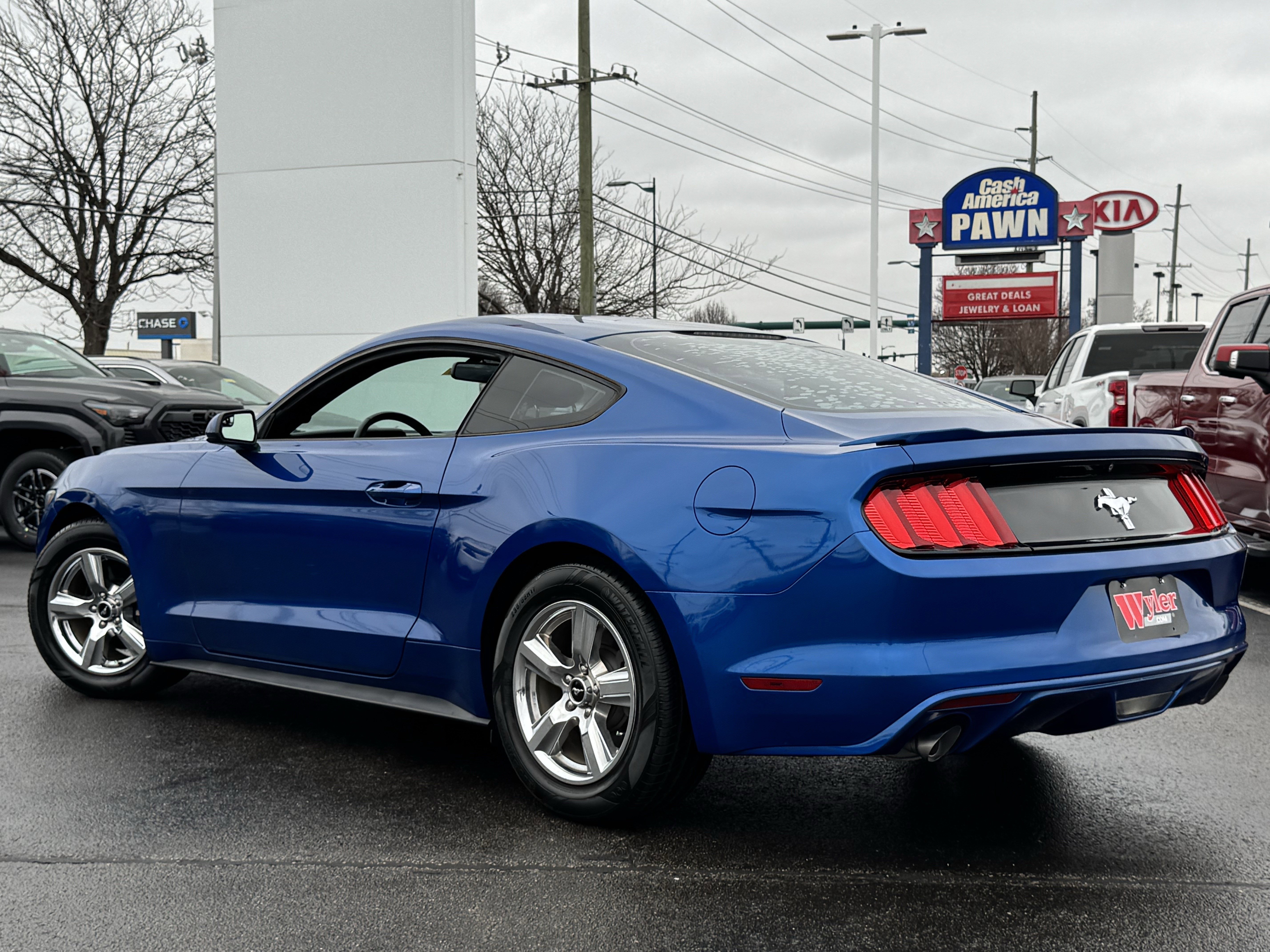 Used 2017 Ford Mustang Coupe image 17