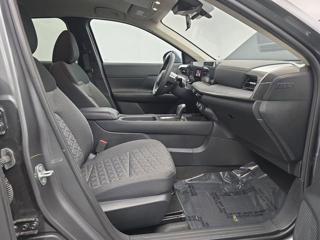 Used 2025 Nissan Kicks SV image 39