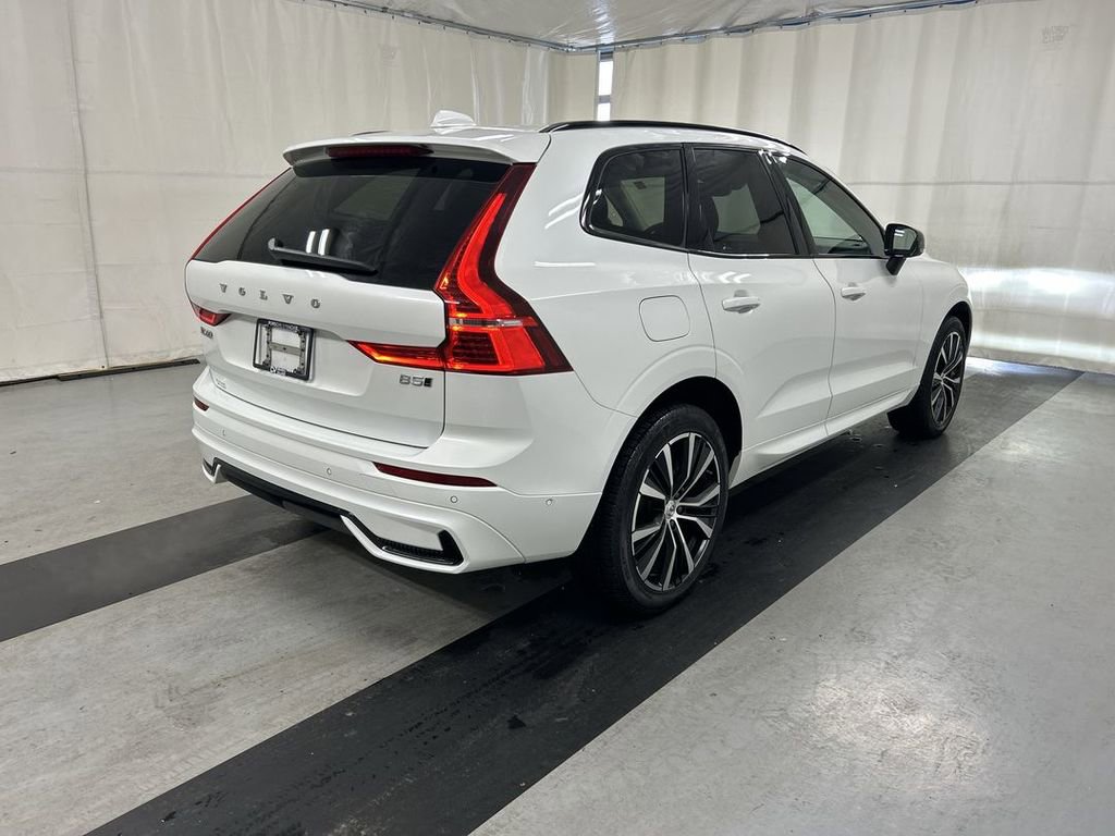 Used 2023 Volvo XC60 B5 Plus w/ Climate Package AWD/4WD image 7