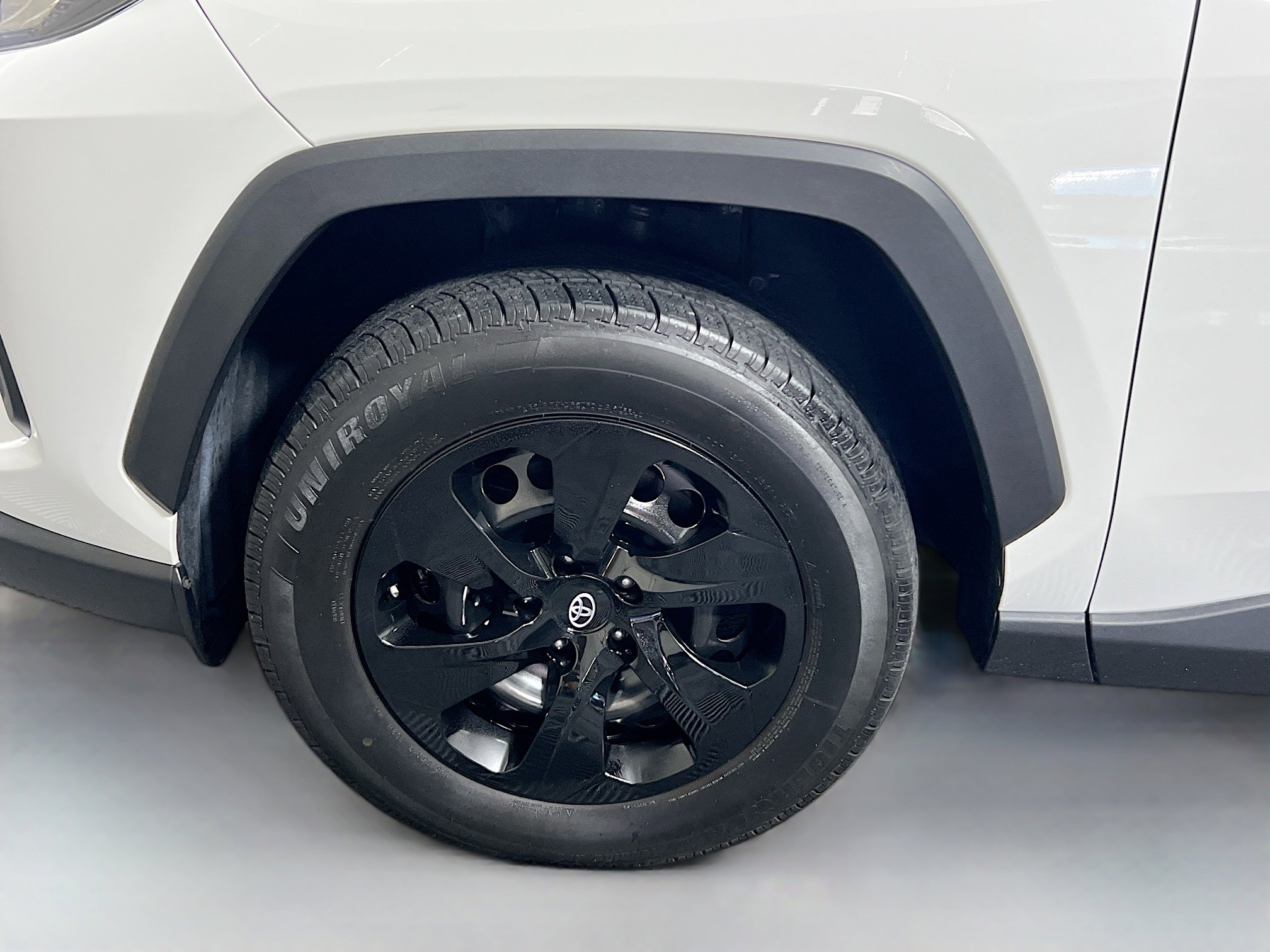 Used 2019 Toyota RAV4 LE image 13