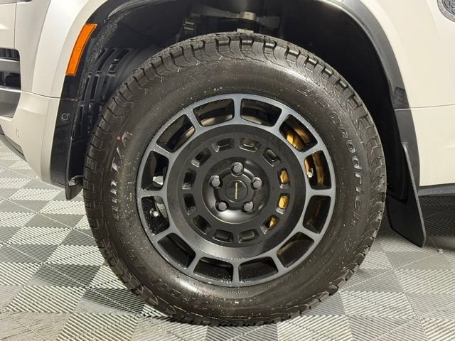 New 2026 Land Rover Defender 110 OCTA AWD/4WD image 13