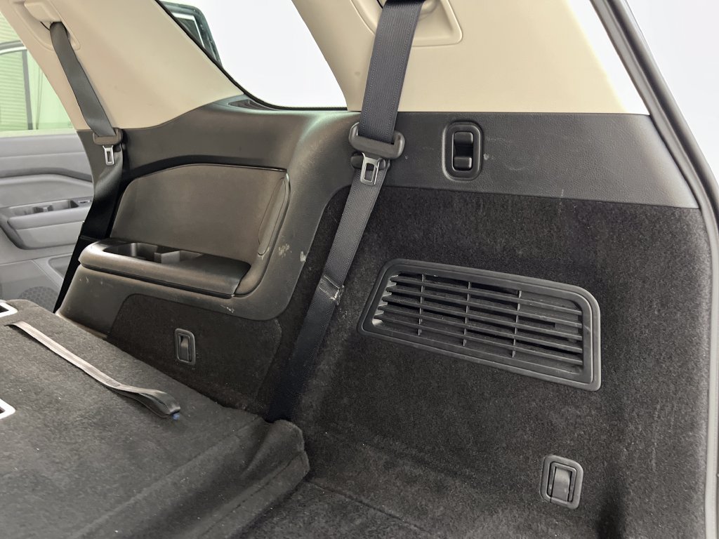 Used 2024 Nissan Pathfinder SV FWD image 41