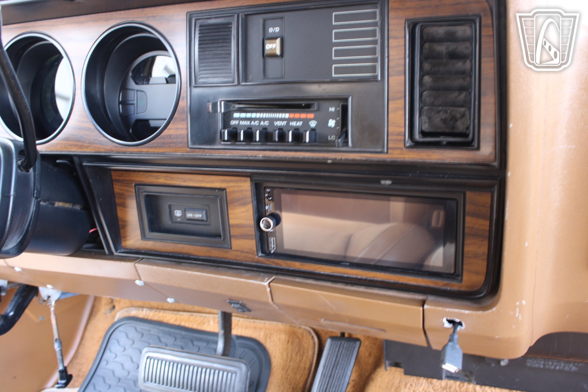 Used 1992 Dodge Ramcharger 2WD image 6