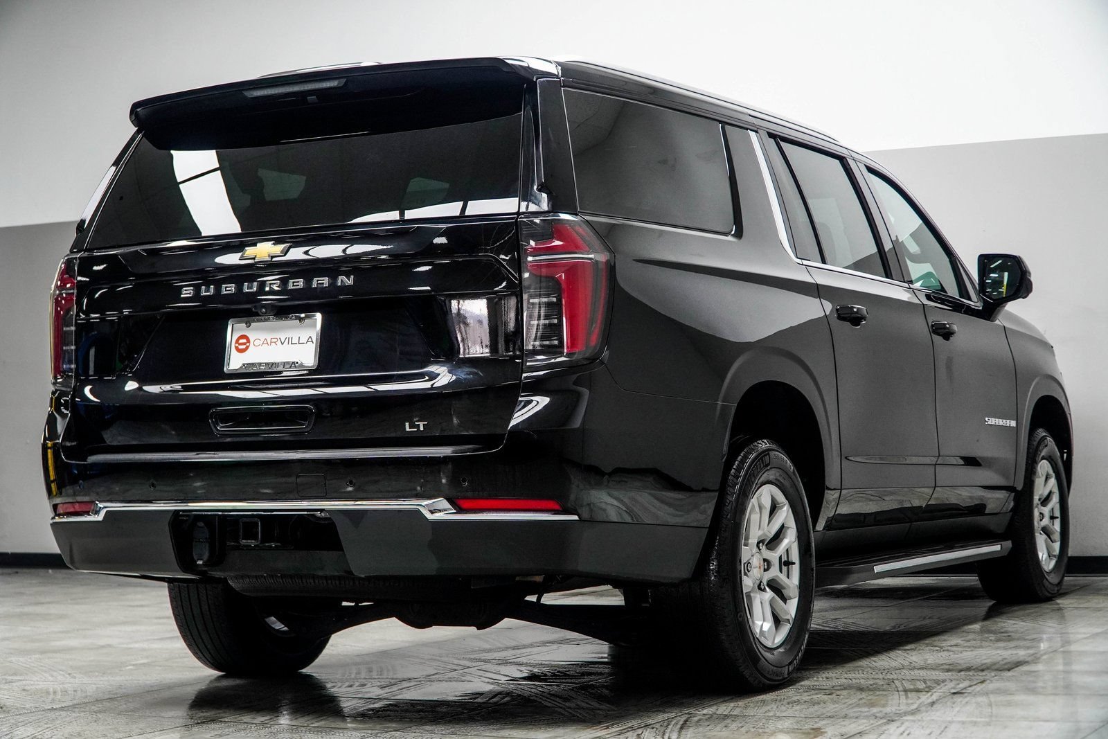 Used 2025 Chevrolet Suburban LT AWD/4WD image 14
