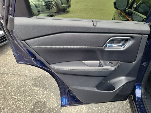 Used 2024 Nissan Rogue Platinum w/ Platinum Premium Package FWD image 15