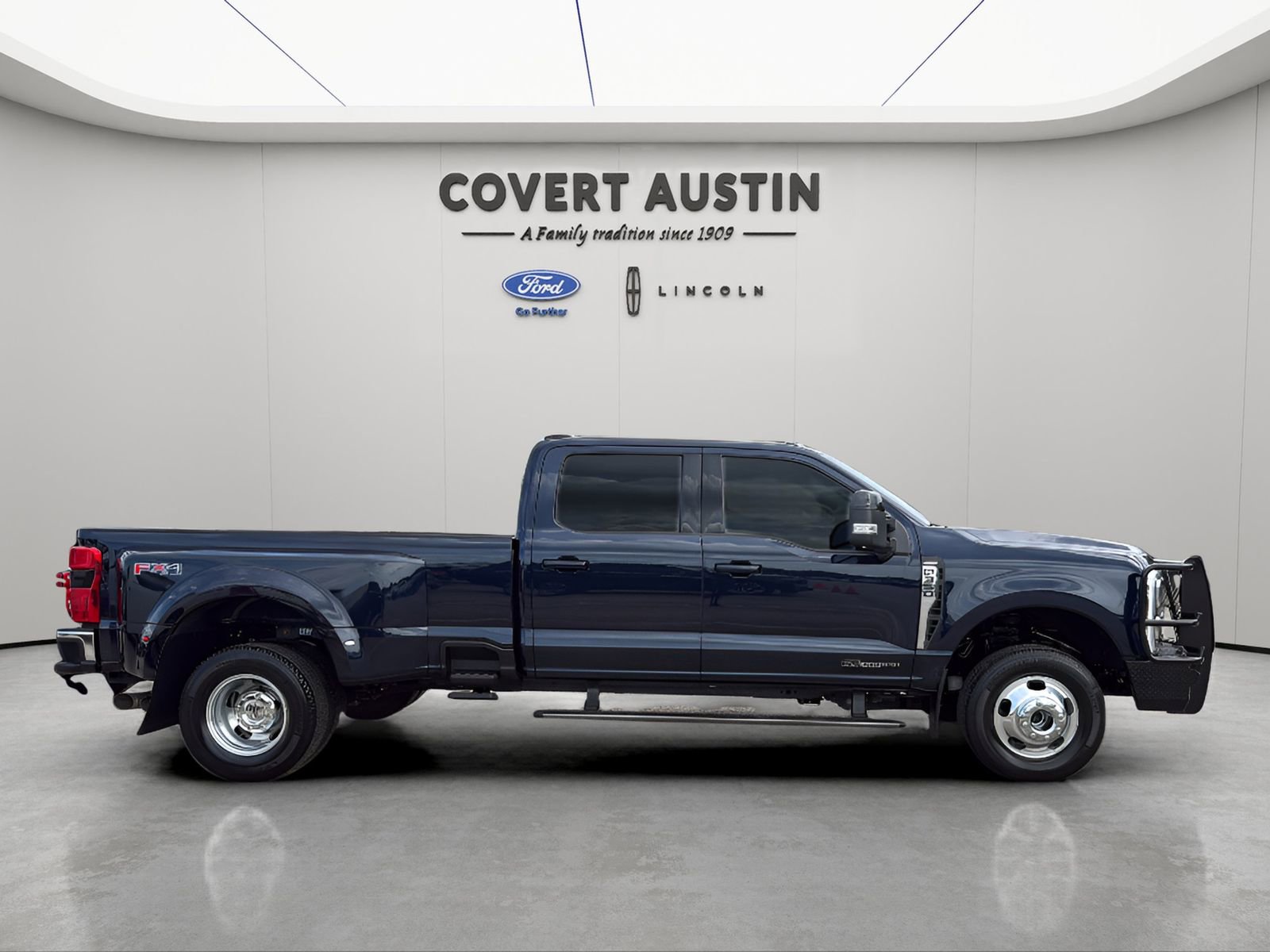 Used 2024 Ford F350 Lariat w/ FX4 Off-Road Package AWD/4WD image 6