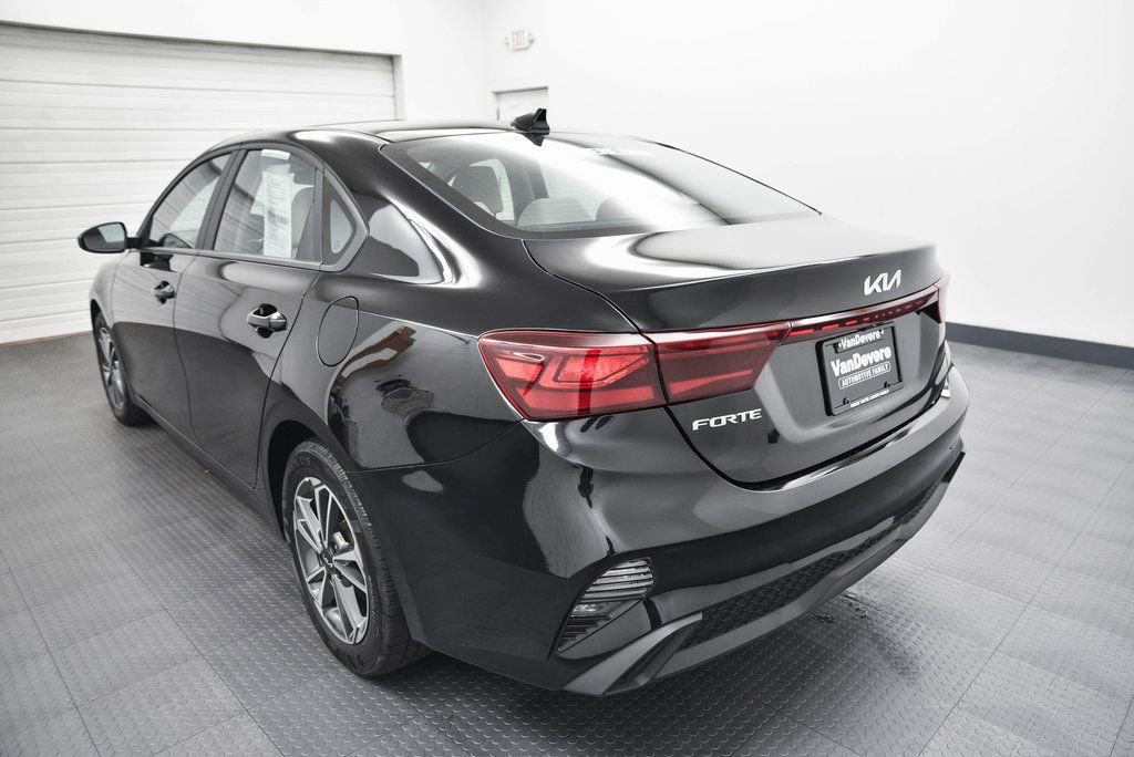Used 2023 Kia Forte LXS image 6