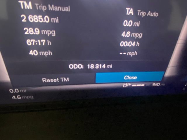 Certified 2025 Volvo XC40 B5 Core AWD/4WD image 16