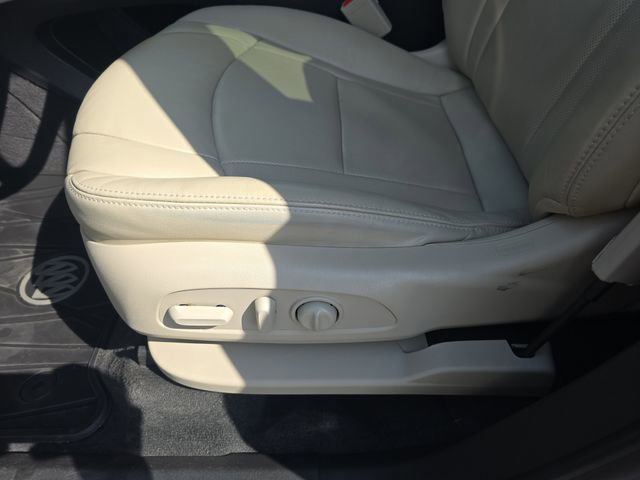 Used 2020 Buick Enclave Essence image 28