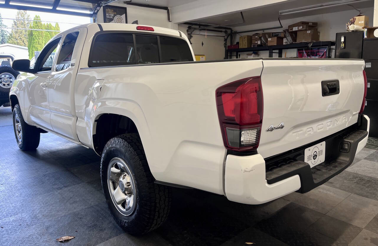 Used 2019 Toyota Tacoma SR image 5