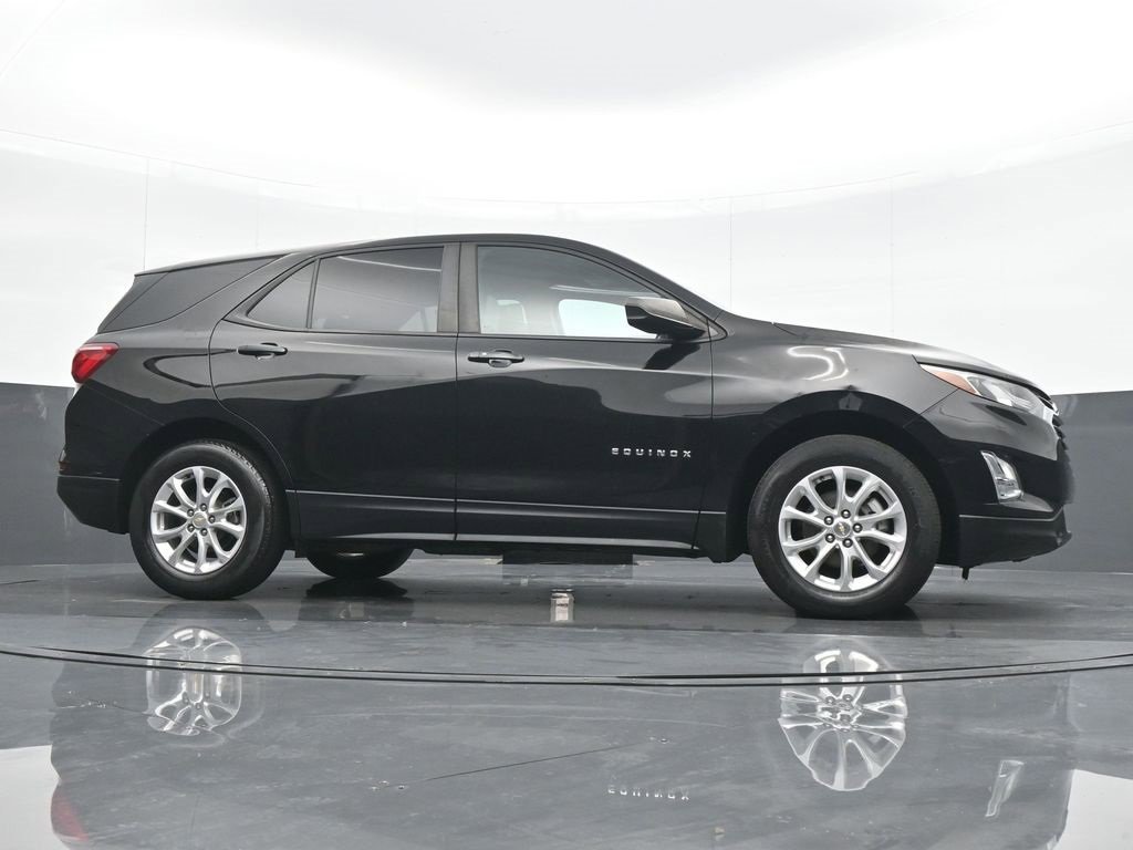 Used 2021 Chevrolet Equinox LS w/ LS Convenience Package image 22