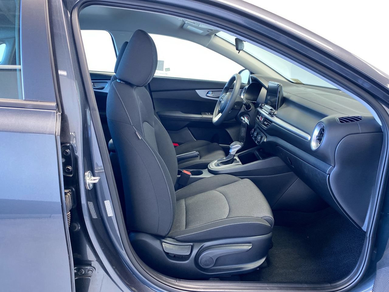 Used 2024 Kia Forte LXS FWD image 28