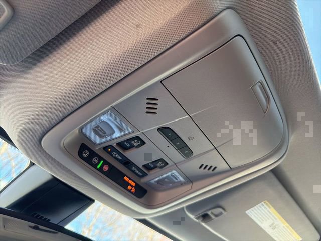 Used 2023 GMC Acadia SLT AWD/4WD image 31