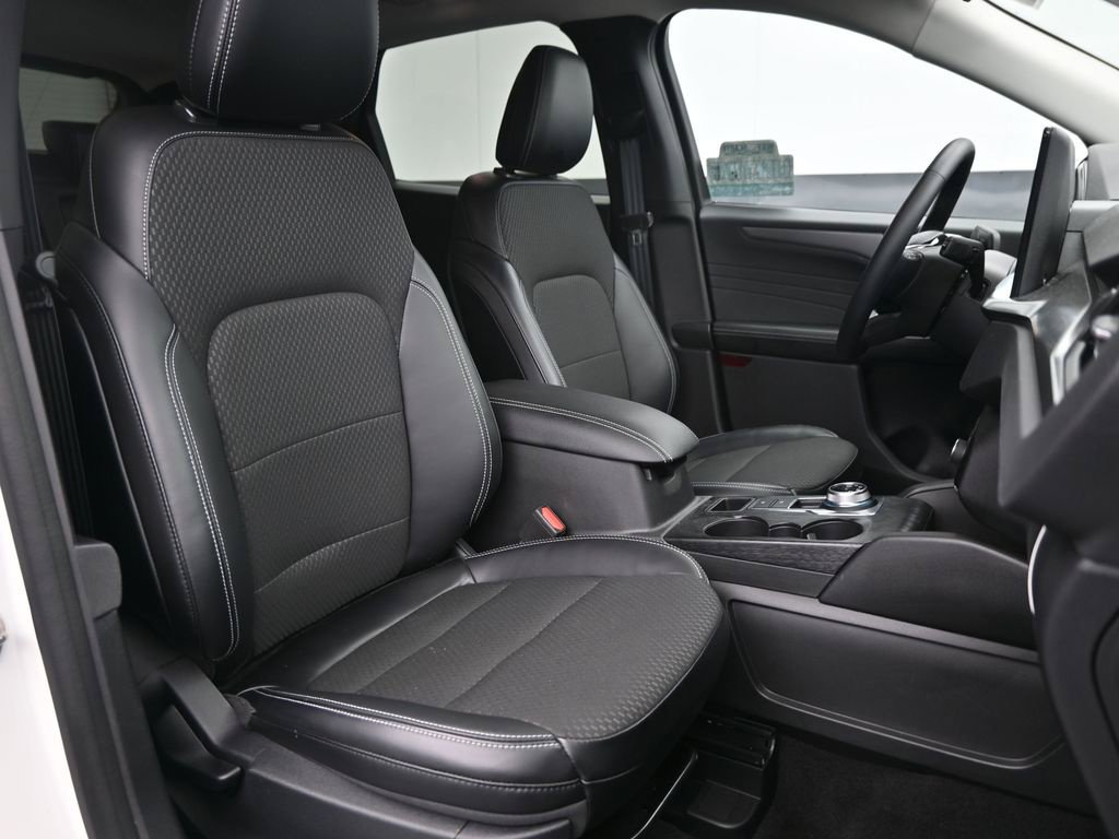 New 2024 Ford Escape SE FWD image 11