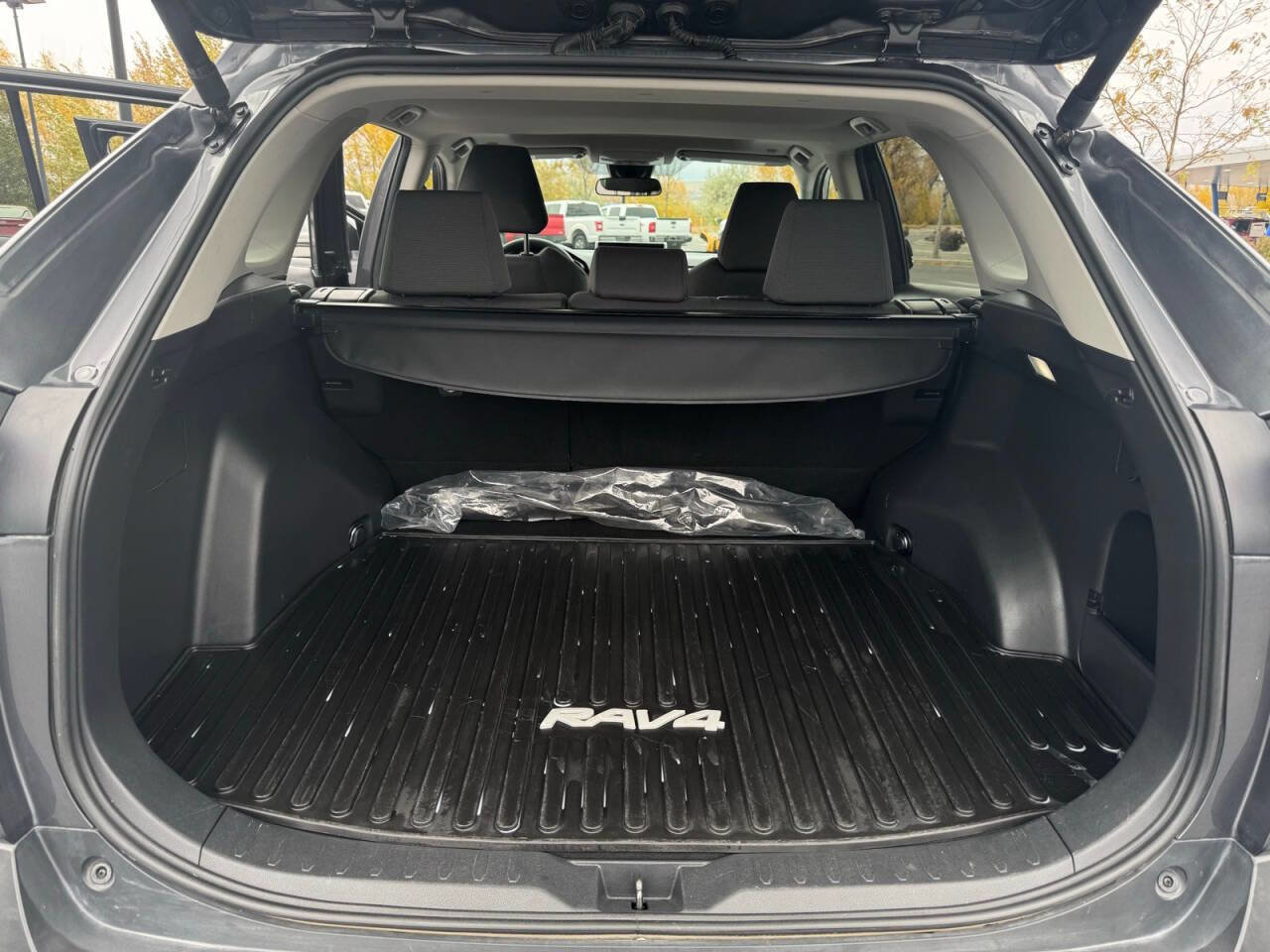 Used 2024 Toyota RAV4 XLE w/ Convenience Package image 32