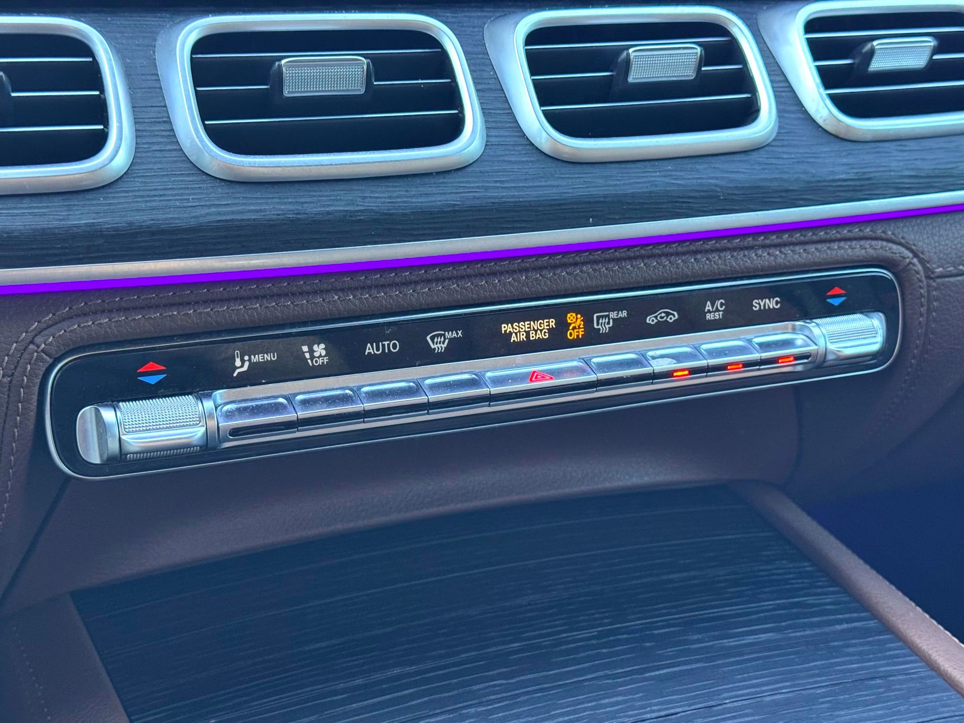 Used 2024 Mercedes-Benz GLE 350 4MATIC image 29