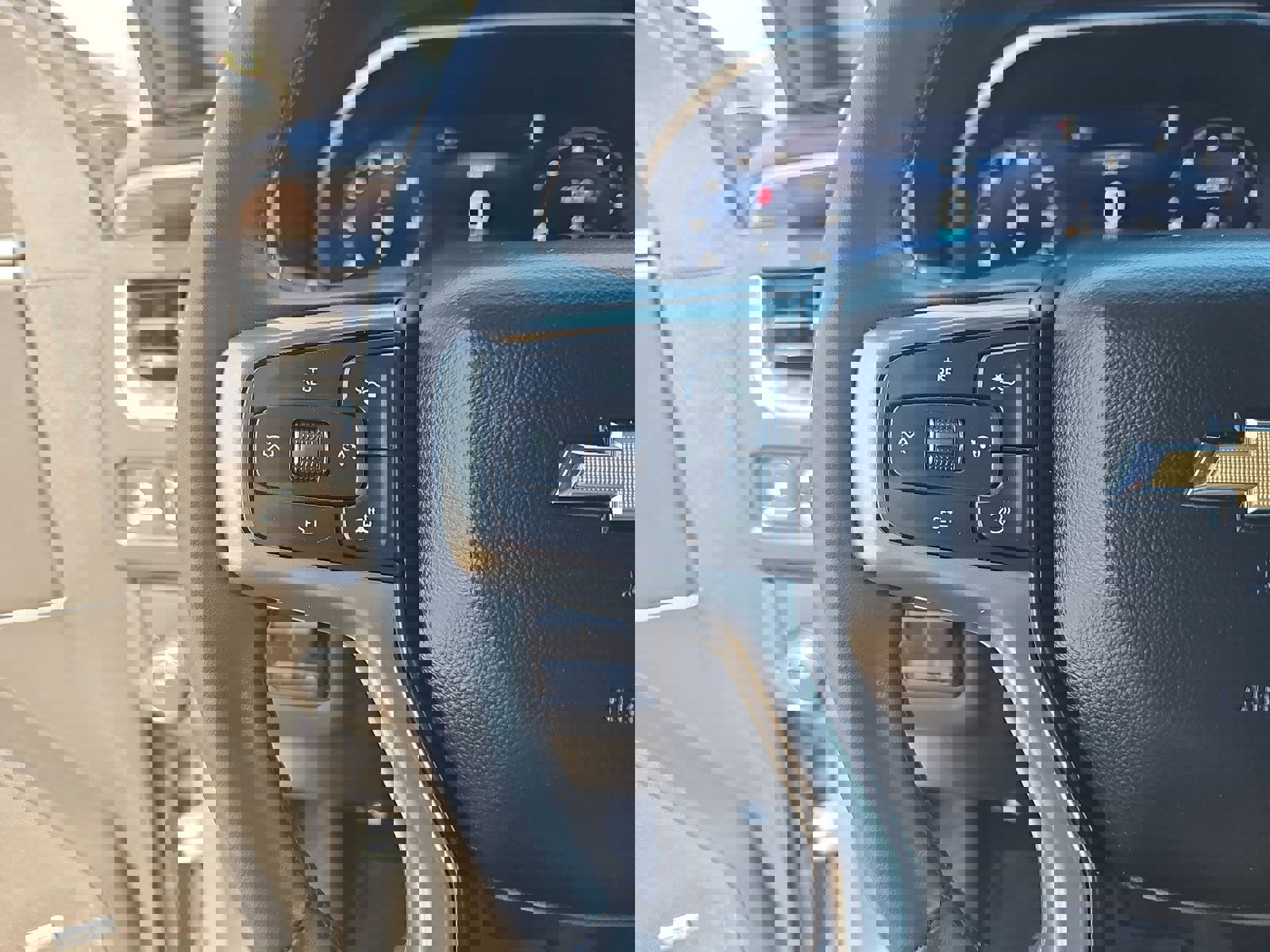 Used 2024 Chevrolet Tahoe LT w/ LT Signature Package image 18