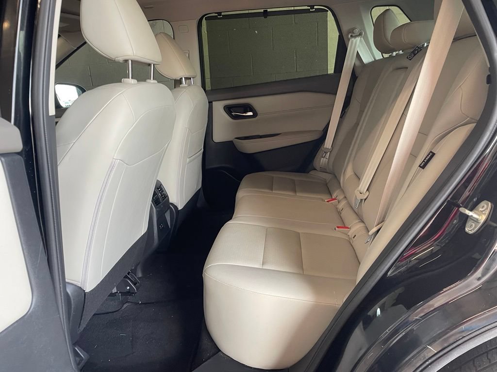 Certified 2023 Nissan Rogue SV w/ SV Premium B Package FWD image 17