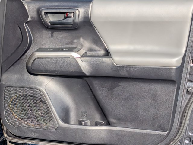 Used 2020 Toyota Tacoma SR5 RWD image 13
