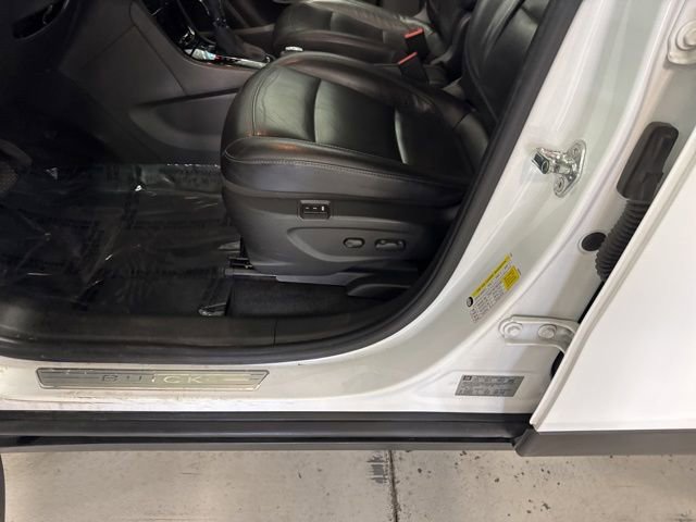 Used 2020 Buick Encore Essence AWD/4WD image 34