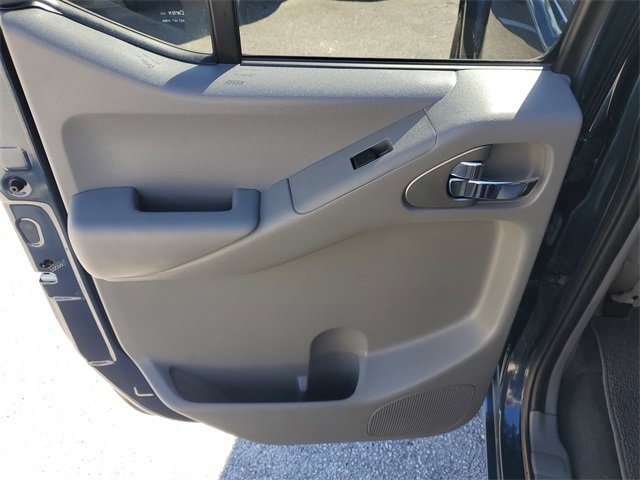 Used 2020 Nissan Frontier SV image 10