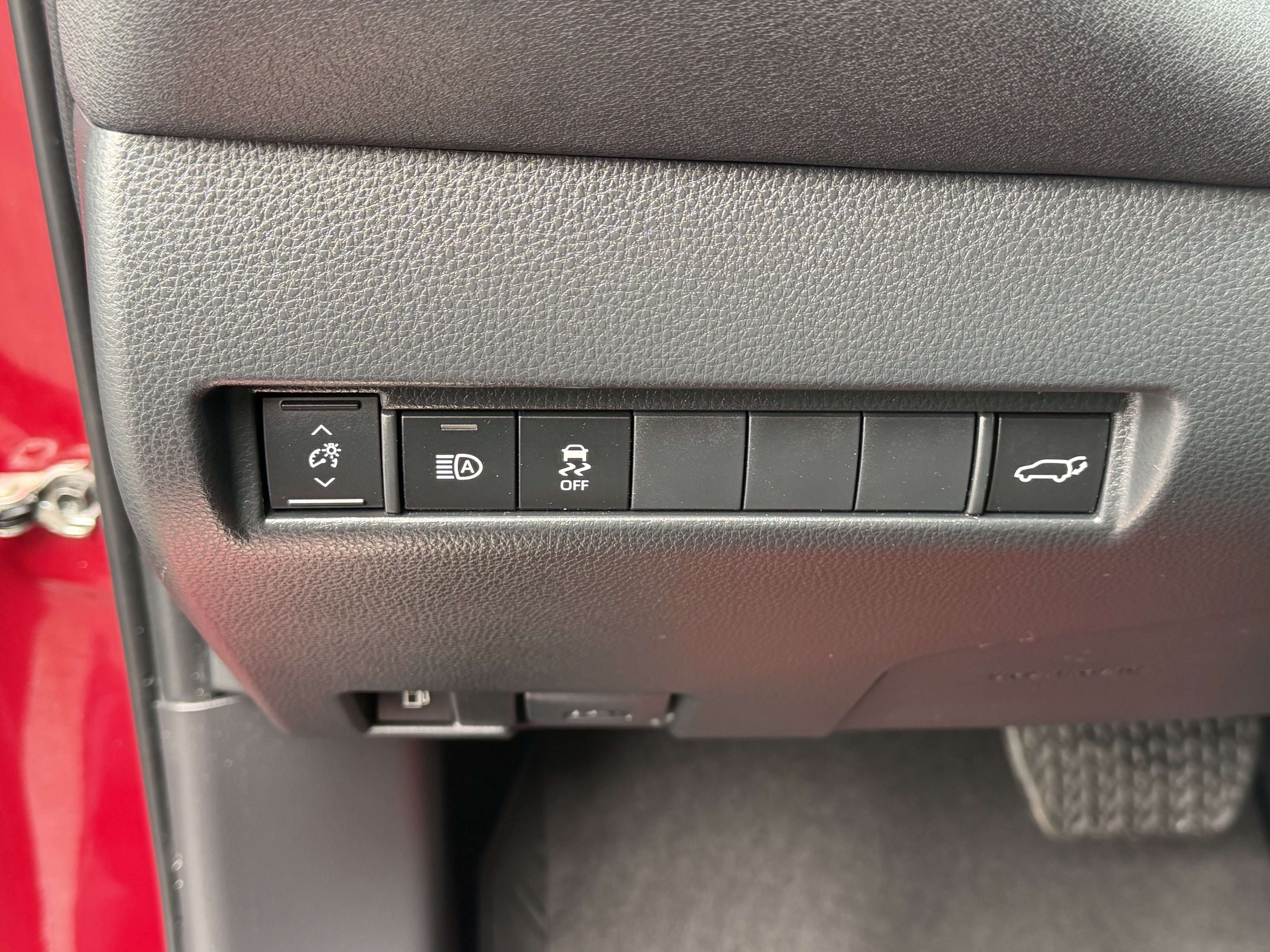 Certified 2024 Toyota Venza XLE AWD/4WD image 23