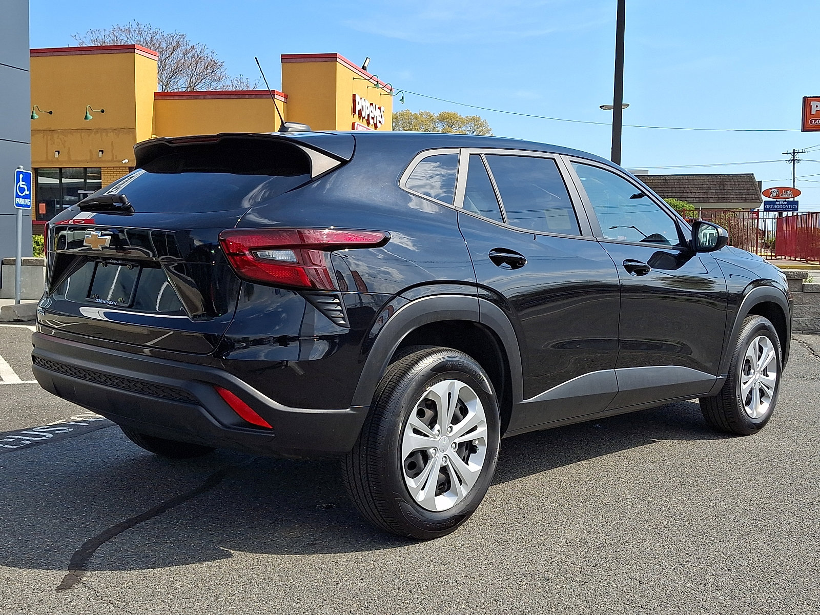 Used 2025 Chevrolet Trax LS FWD image 6