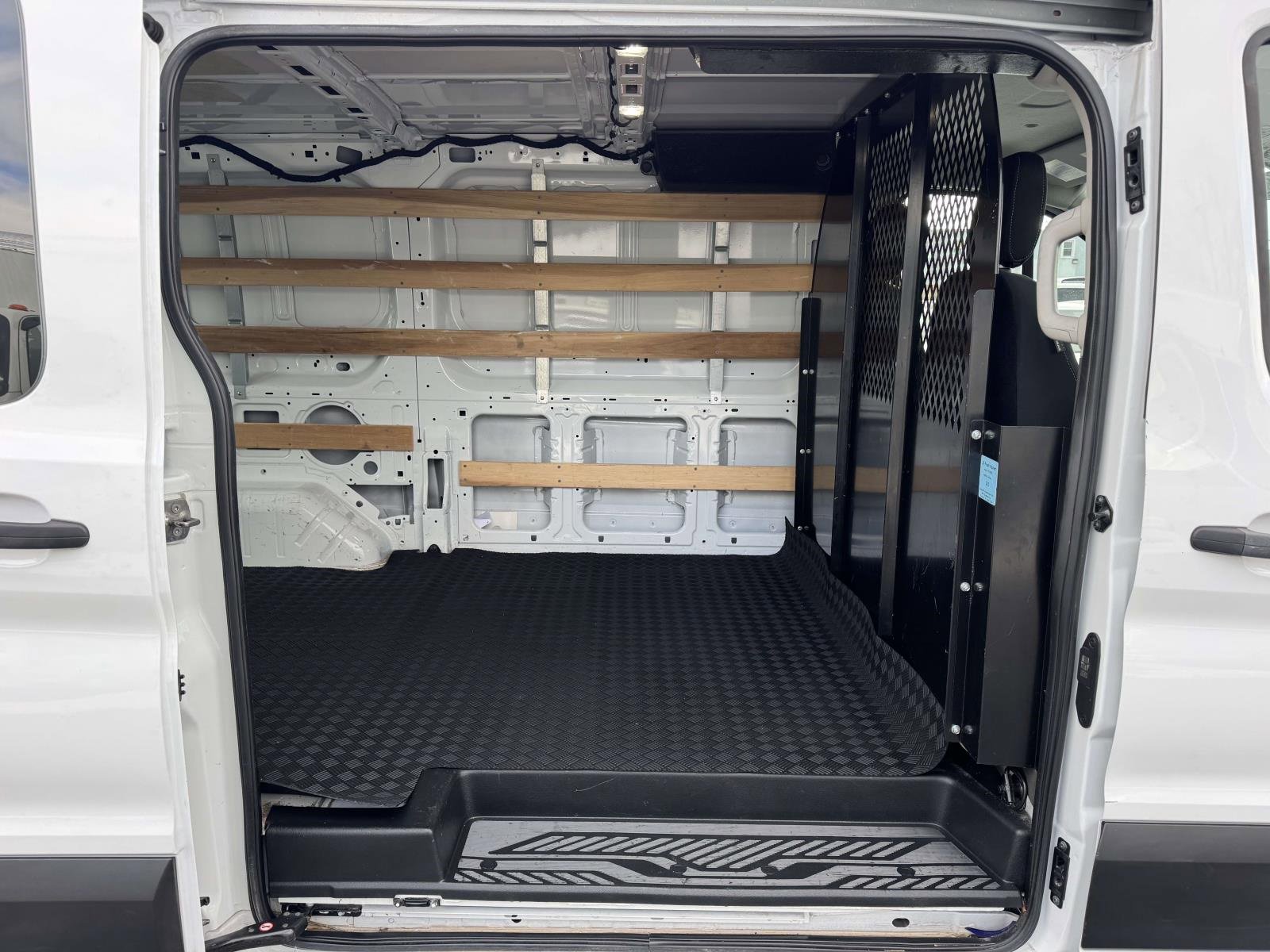 Used 2024 Ford Transit 250 Low Roof AWD w/ Exterior Upgrade Package image 26