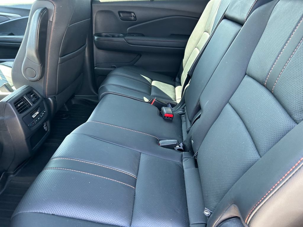 Used 2022 Honda Pilot TrailSport image 19