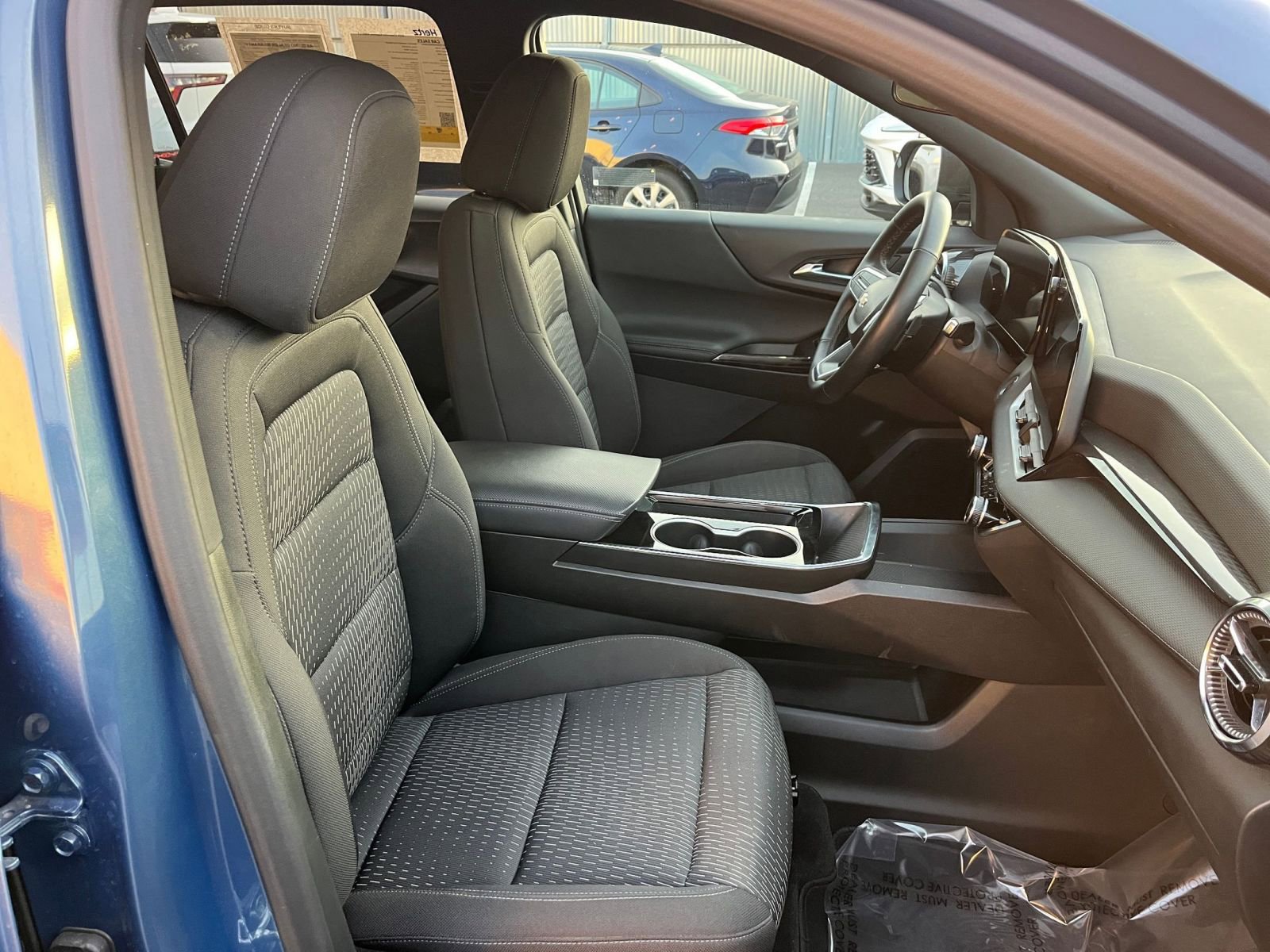 Used 2025 Chevrolet Equinox LT image 35