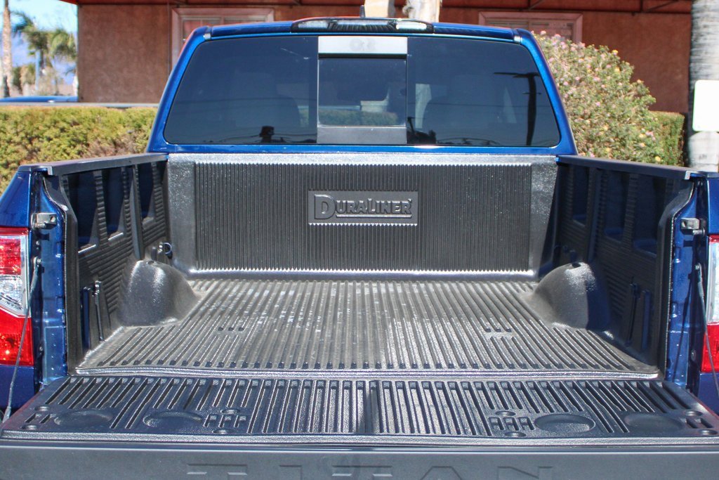 Used 2022 Nissan Titan SV image 8