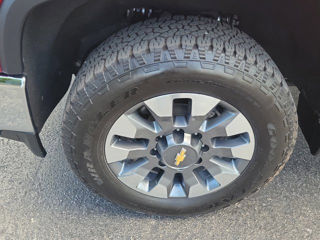 Used 2021 Chevrolet Silverado 2500 LT w/ Convenience Package RWD image 9
