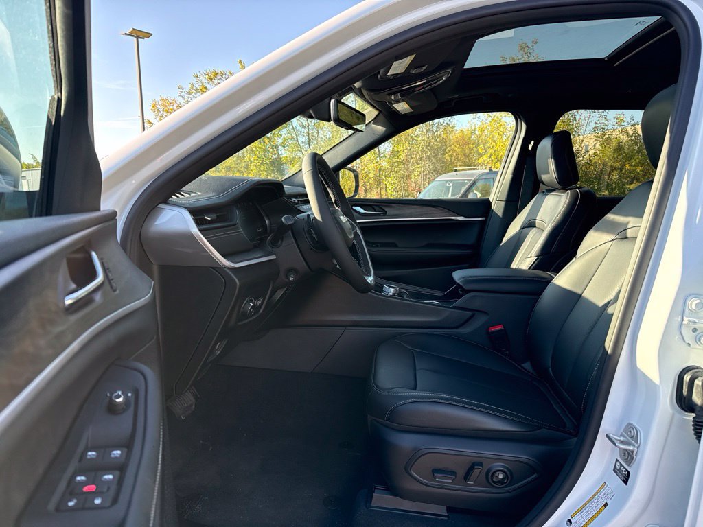 New 2027 Jeep Grand Cherokee L Limited AWD/4WD image 27