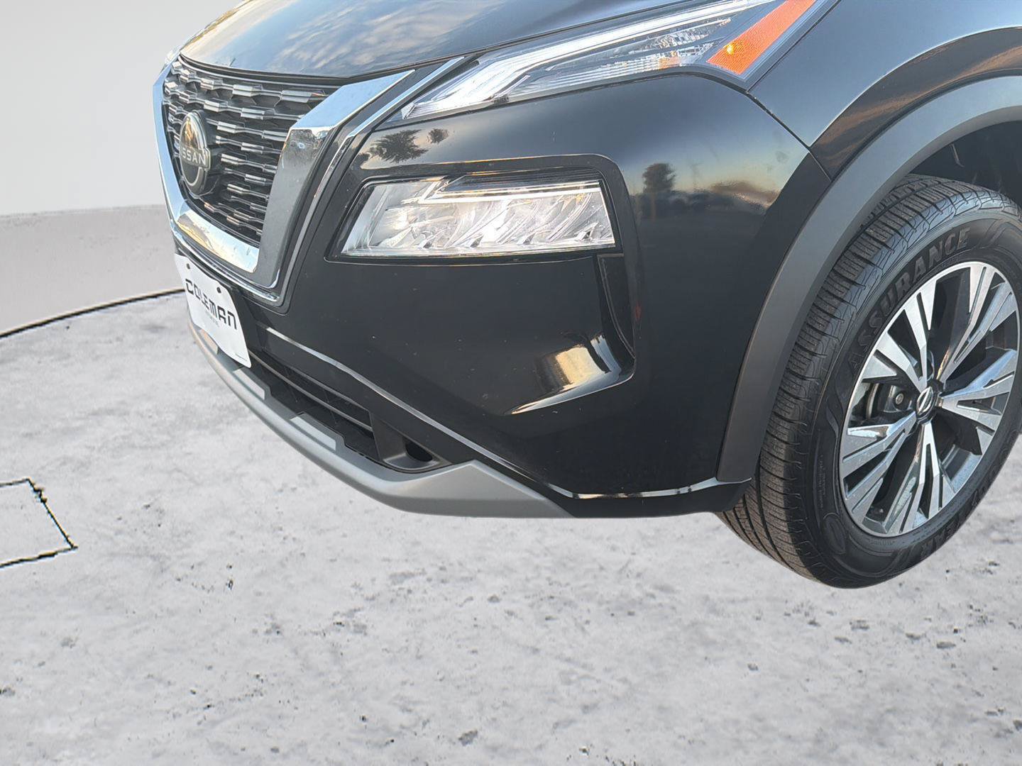 Used 2021 Nissan Rogue SV w/ Premium Package AWD/4WD image 2