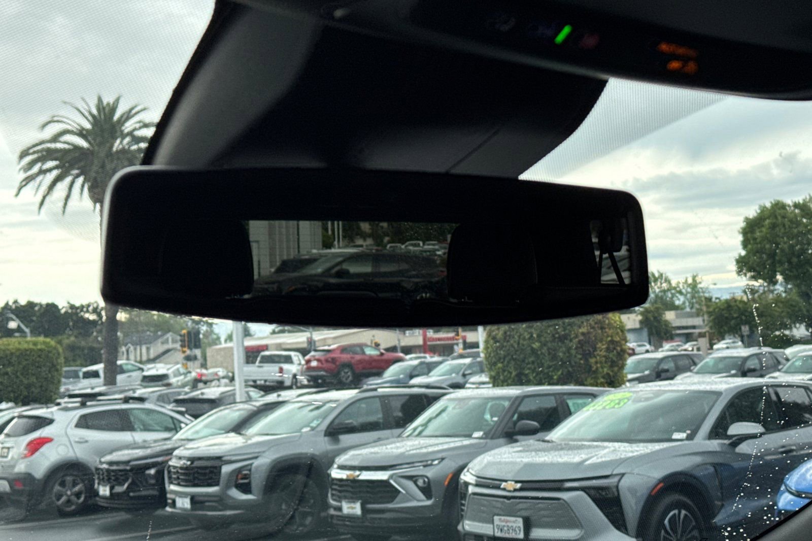 Used 2024 Chevrolet Suburban Premier image 25