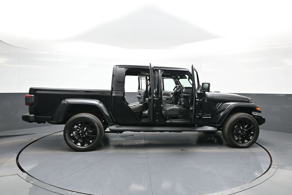 Used 2022 Jeep Gladiator Overland image 43